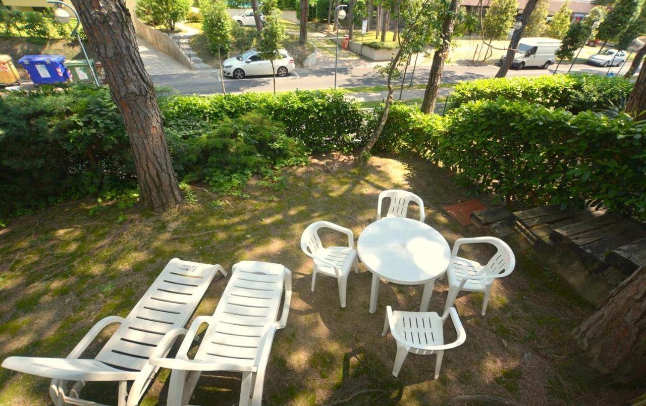 Flat In Lignano Pineta Leilighet Lignano Sabbiadoro Eksteriør bilde